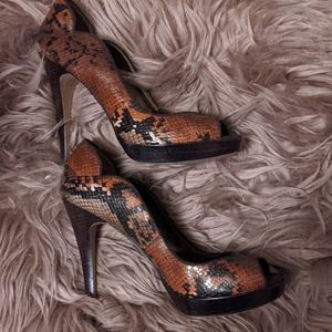 Lulu Townsend 🧿 Platform snakeskin peep toe pumps